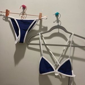 🌸NWT Dippin Daisys navy bikini set